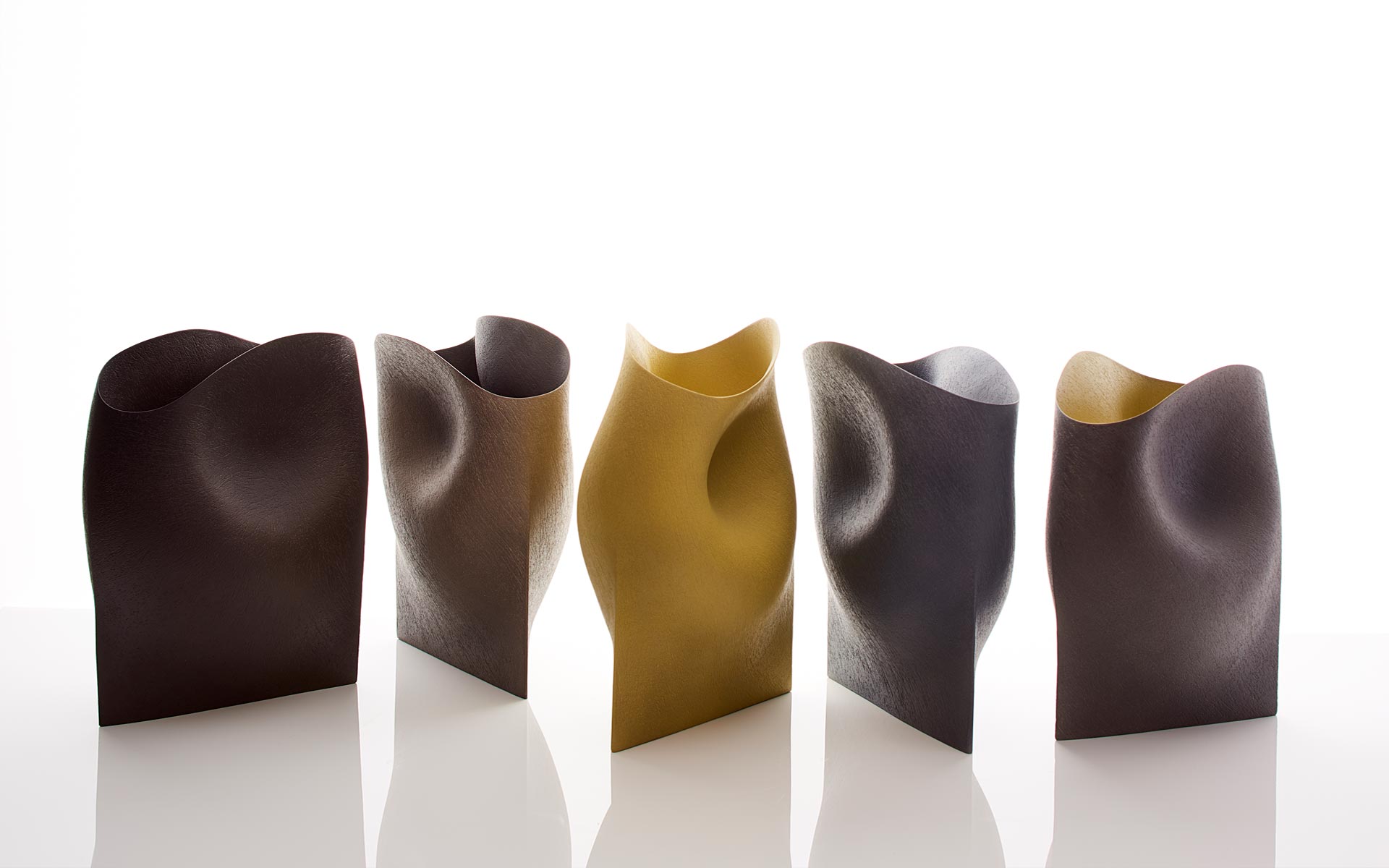 Group of undulating vessels