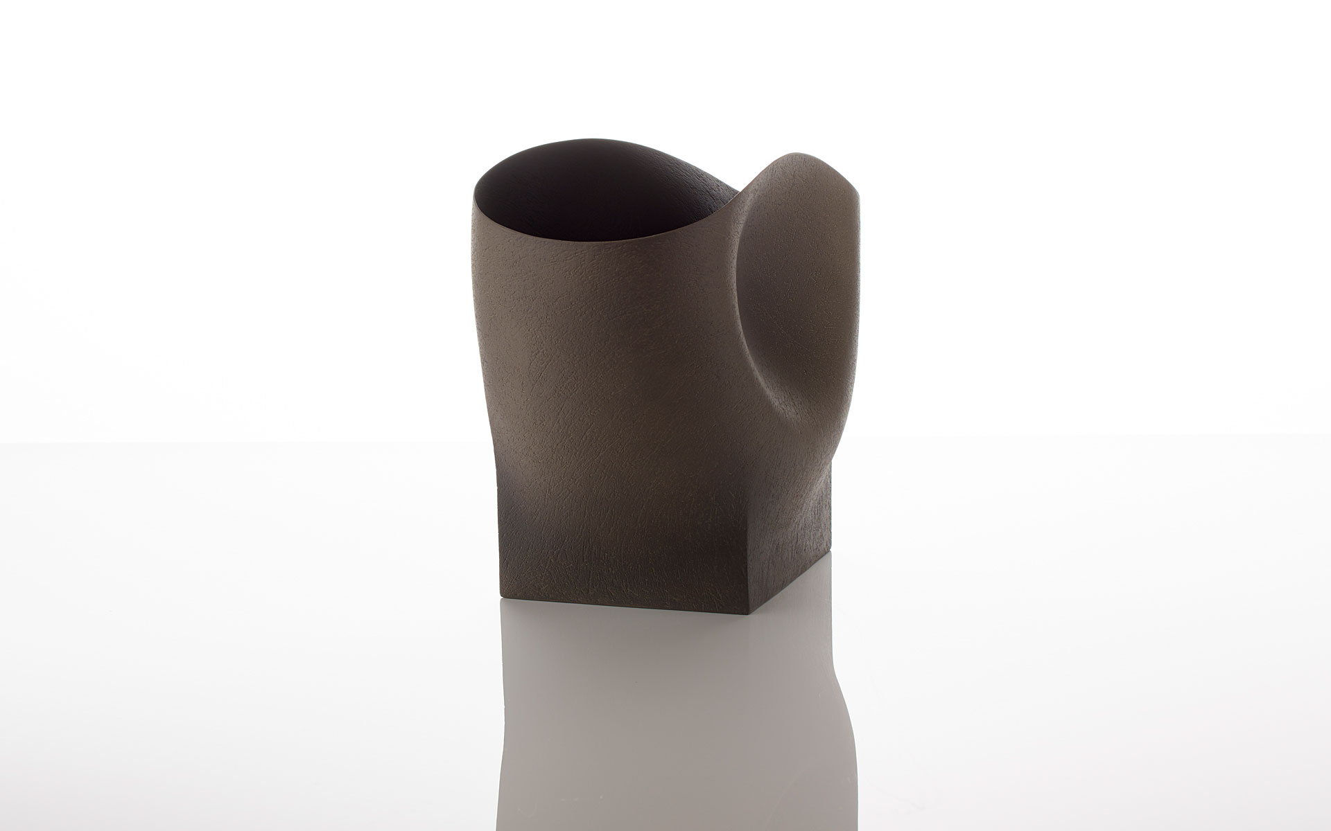 Charcoal vessel